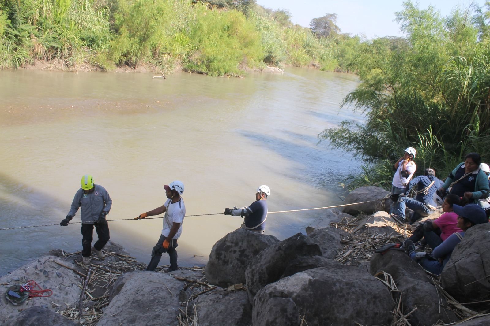 Rescate y Cruce en Aguas Rápidas - Imagen 3