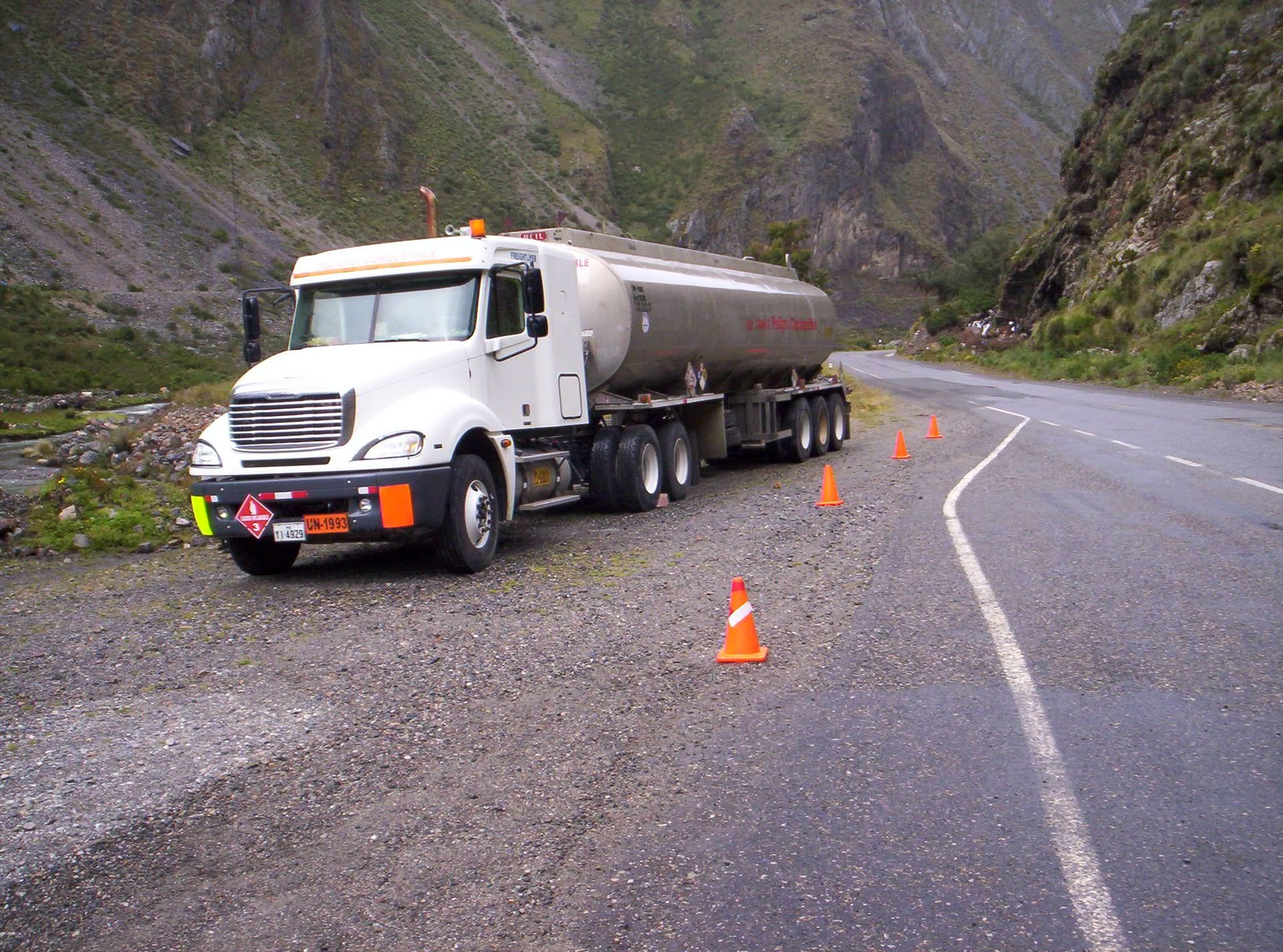 Escoltas y Monitoreo a Unidades que Transportan Materiales Peligrosos - Imagen 5