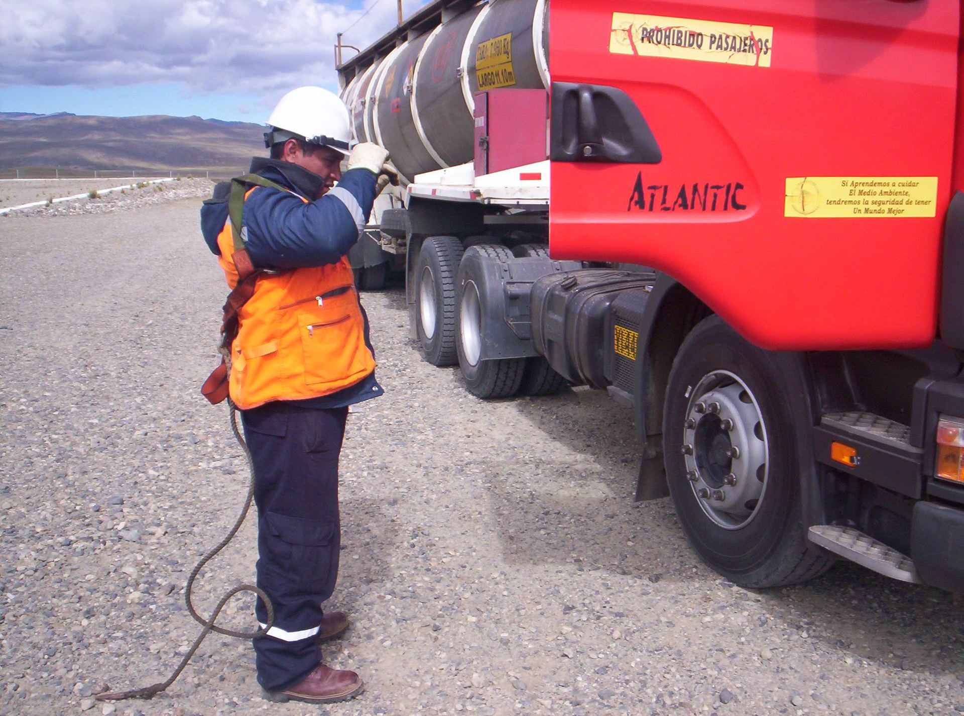 Escoltas y Monitoreo a Unidades que Transportan Materiales Peligrosos - Imagen 9